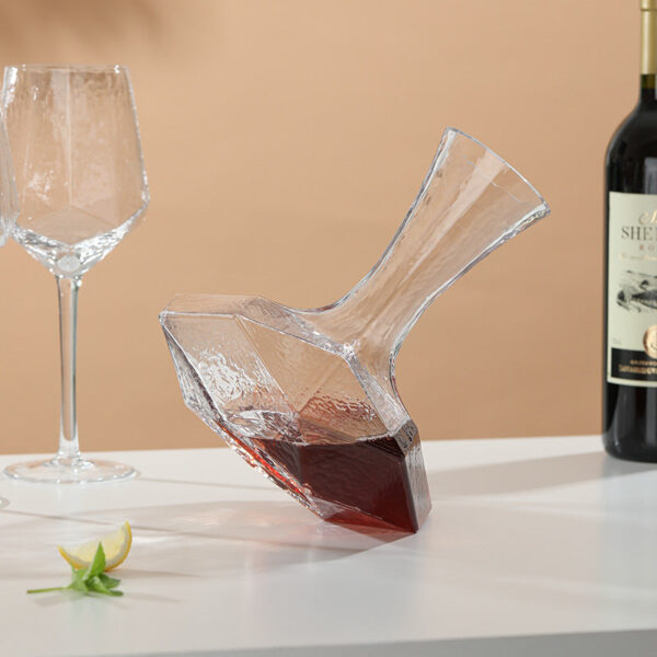 magette Geometric Crystal Wine Decanter – Modern Glass Carafe - Image 6