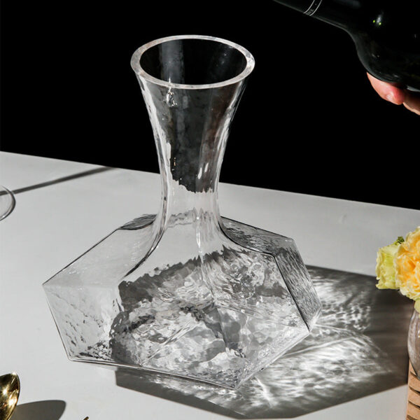 magette Geometric Crystal Wine Decanter – Modern Glass Carafe