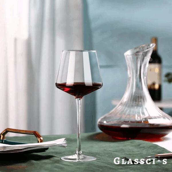 magette Ultra-Thin Angular Crystal Wine Glasses – Set of 4 - Image 3