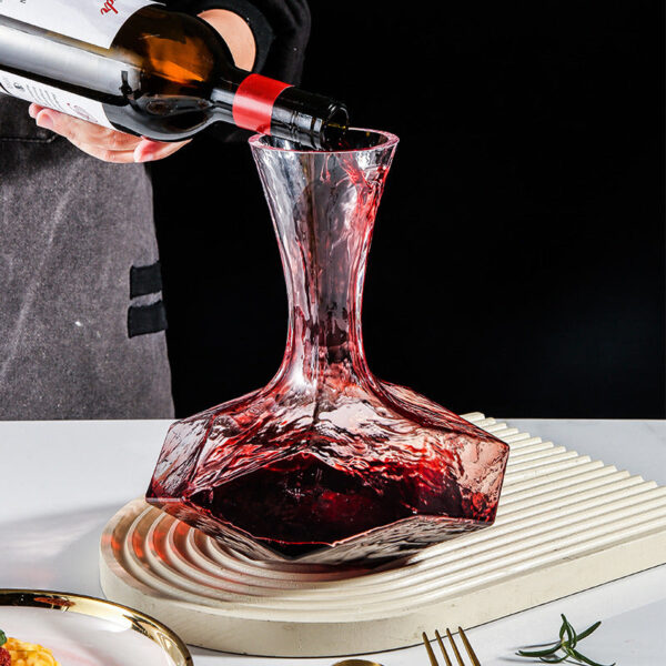 magette Geometric Crystal Wine Decanter – Modern Glass Carafe - Image 2