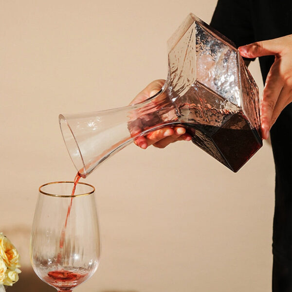 magette Geometric Crystal Wine Decanter – Modern Glass Carafe - Image 3