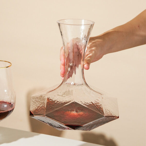 magette Geometric Crystal Wine Decanter – Modern Glass Carafe - Image 5