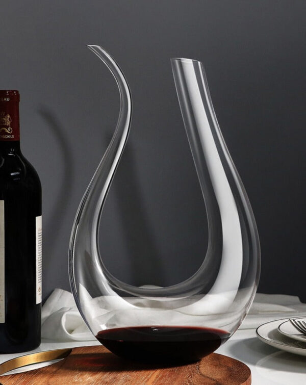 magette Swan-Inspired Crystal Wine Decanter – Elegant Curved Glass Carafe - Image 8