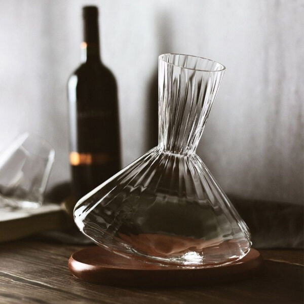 magette Rotatable Wine Decanter with Wooden Stand – Elegant Aerating Carafe - Image 3