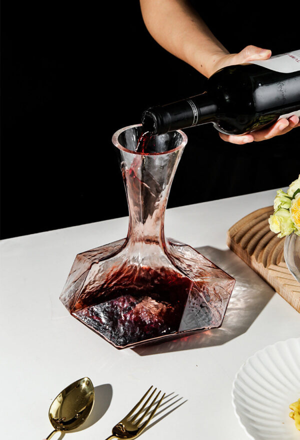 magette Geometric Crystal Wine Decanter – Modern Glass Carafe - Image 8